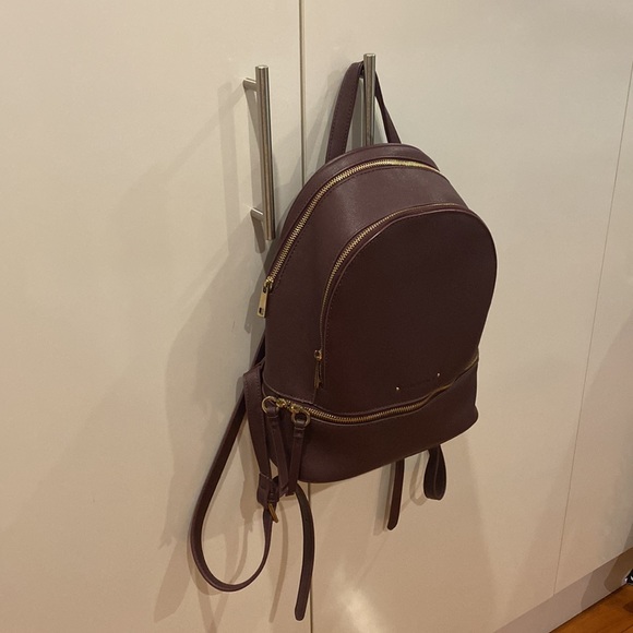 Forever New back pack - Picture 2 of 7